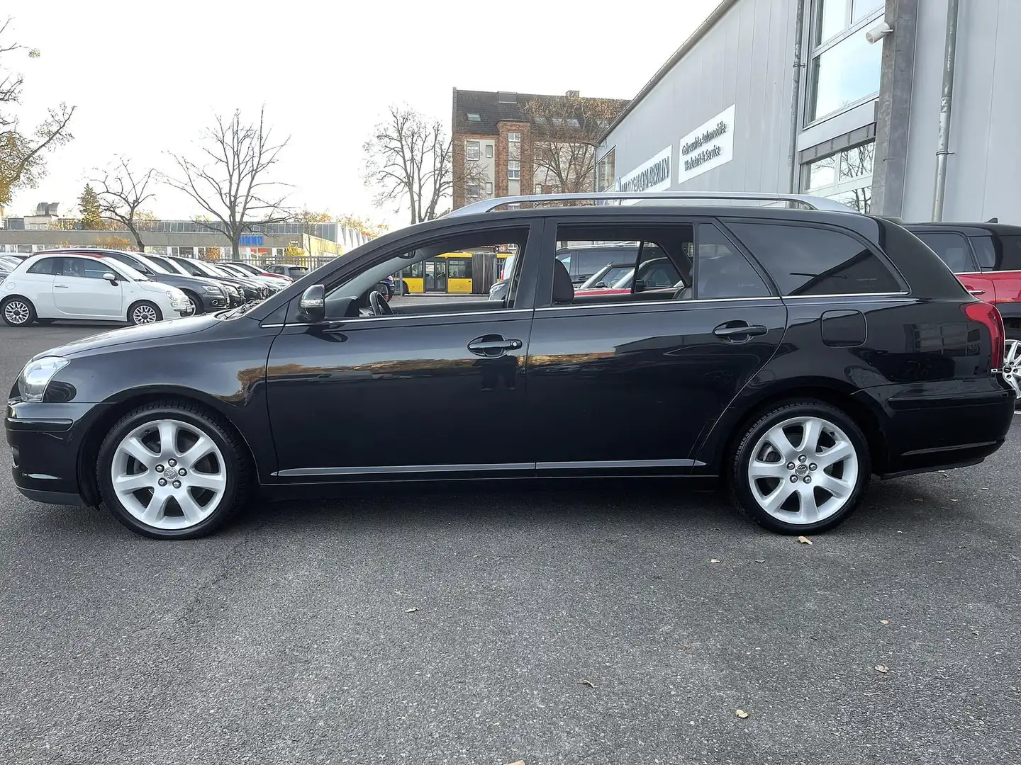 Toyota Avensis 2.0 AUT Executiv XENON NAV LEDER SHZ PDC Fekete - 2