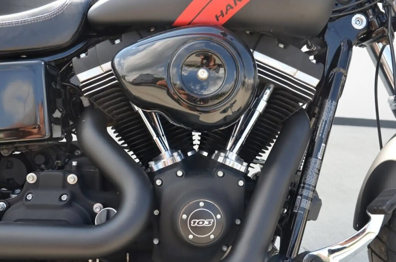 Harley-Davidson Dyna Fat Bob Negro - 2