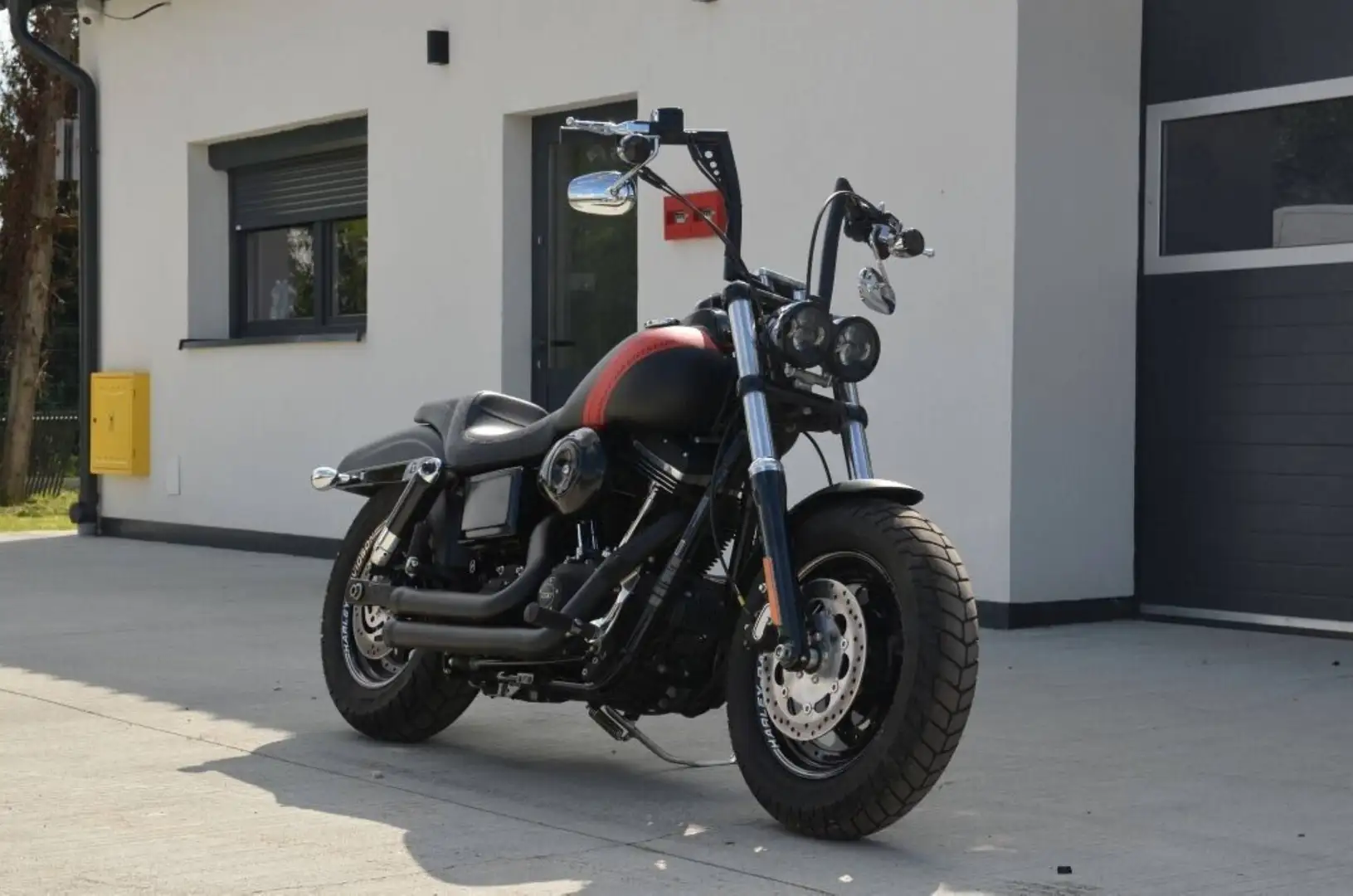 Harley-Davidson Dyna Fat Bob Negro - 1