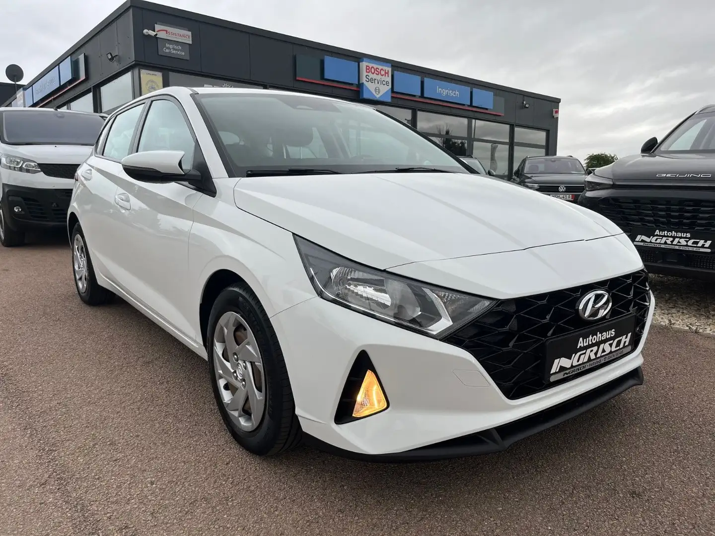 Hyundai i20 AUTOMATIK mit WR+Sitzhzg.+PDC Wit - 1