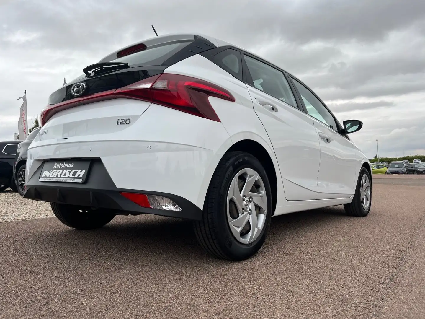 Hyundai i20 AUTOMATIK mit WR+Sitzhzg.+PDC Wit - 2