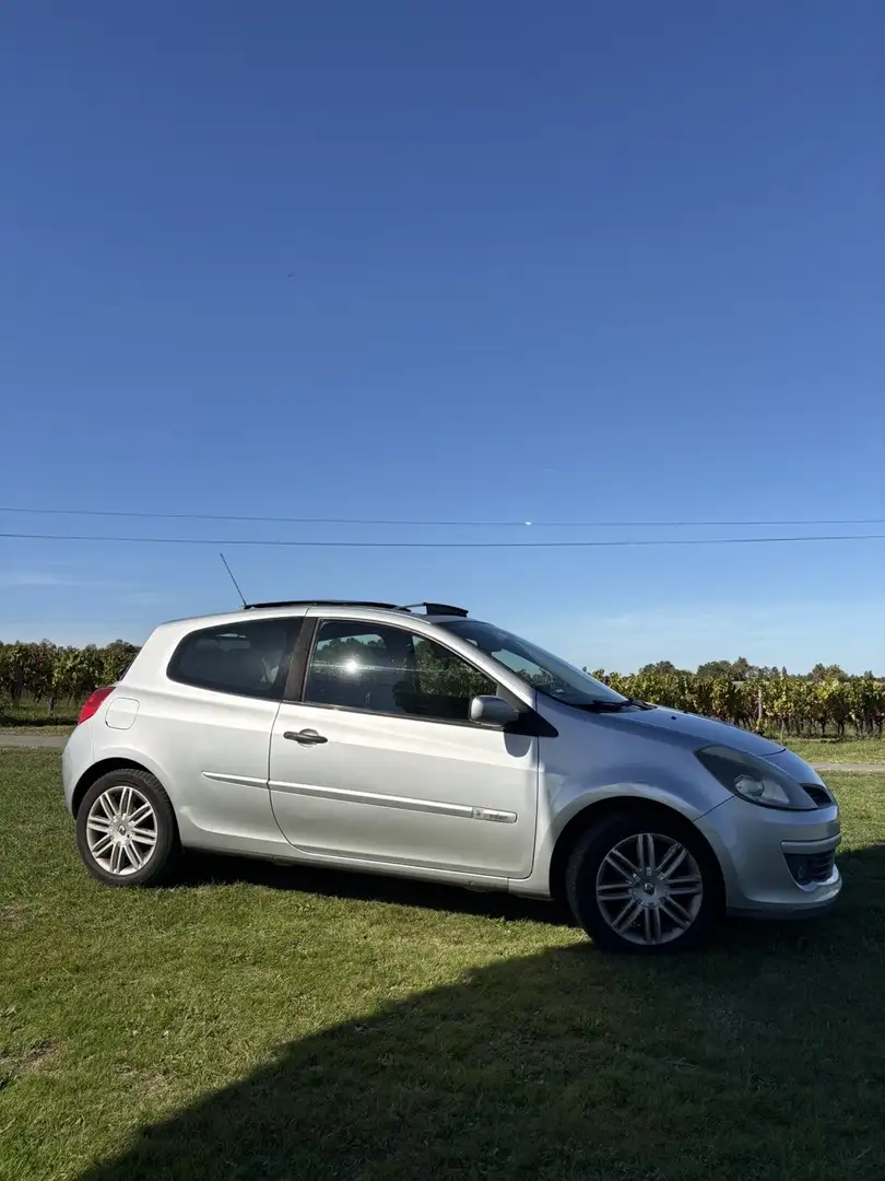 Renault Clio 1.6 16v Initiale - 2