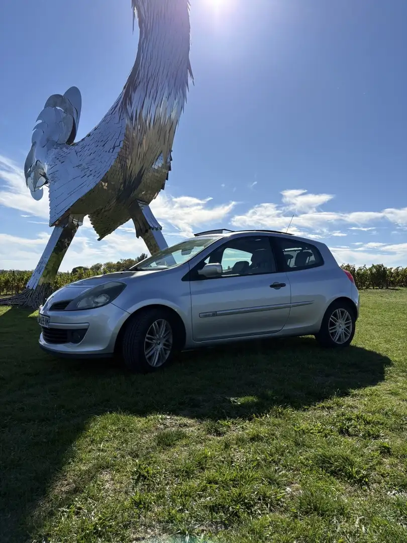 Renault Clio 1.6 16v Initiale - 1