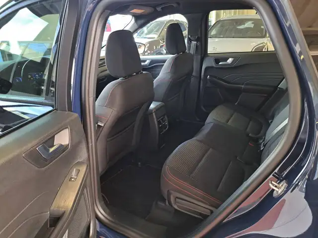 Ford Kuga view 3