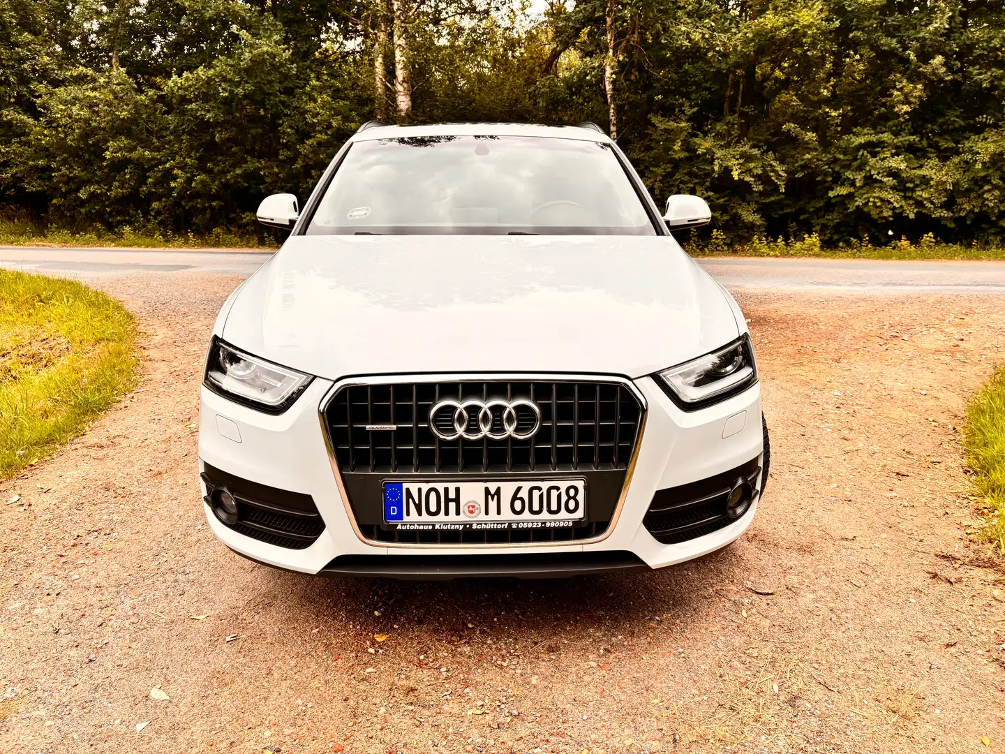 Audi Q3 Q3 2.0 TDI quattro S-line AHK Pano Navi Klima Weiß - 2