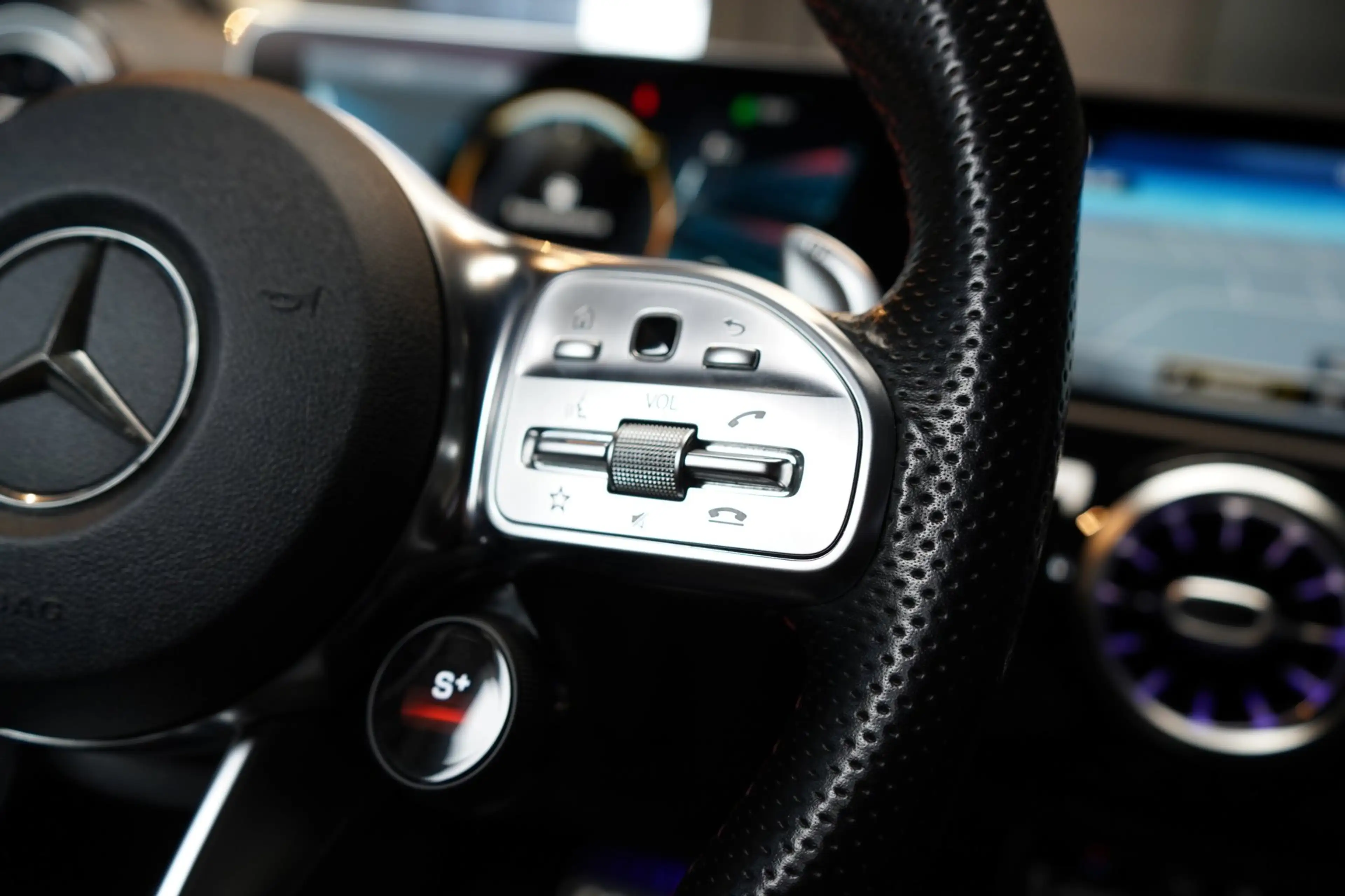Mercedes-Benz A 35 AMG 4MATIC Edition 1 | AERO PAKKET | PANO | STOELVERW. — photo 27
