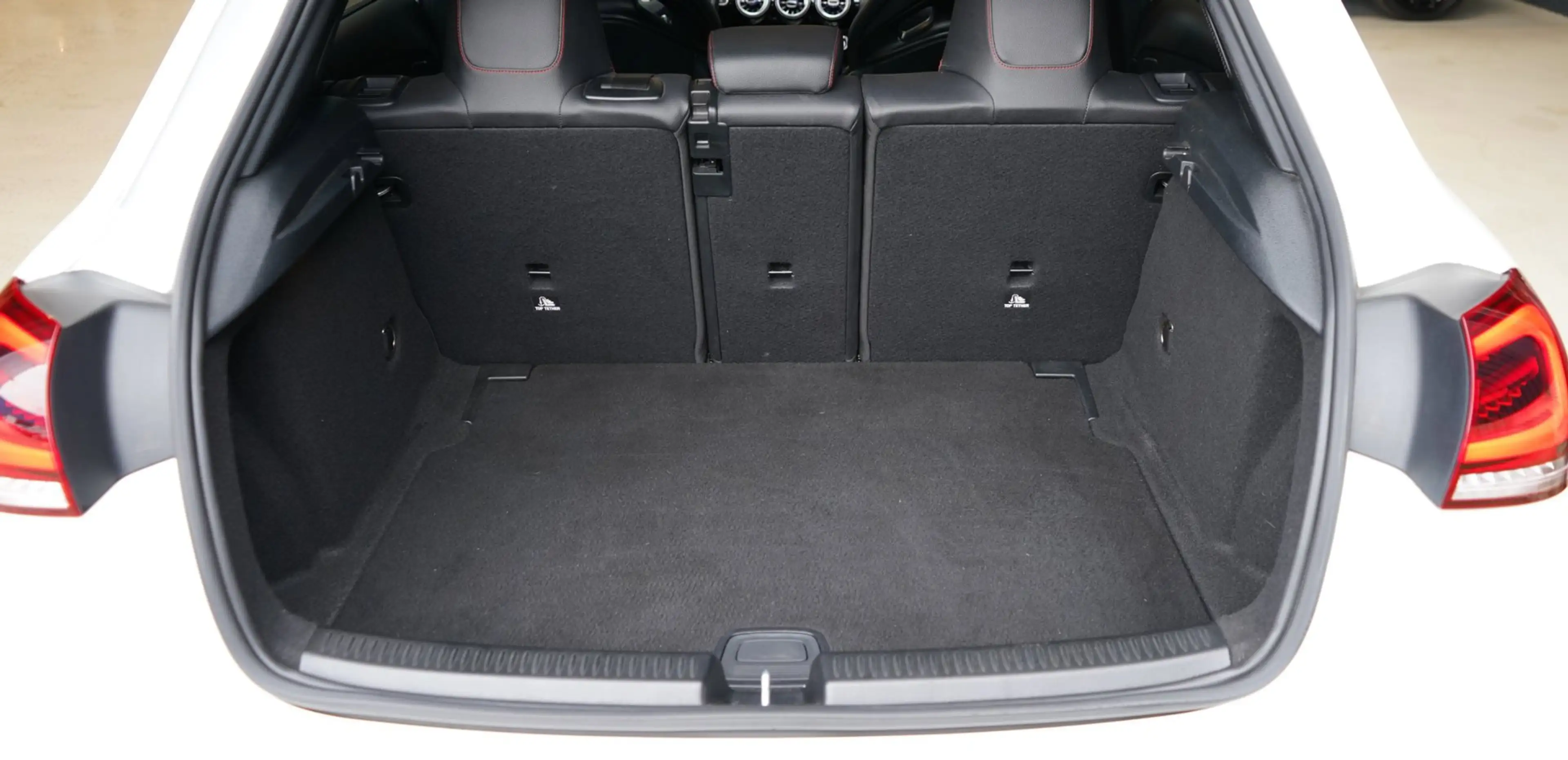 Mercedes-Benz A 35 AMG 4MATIC Edition 1 | AERO PAKKET | PANO | STOELVERW. — photo 33