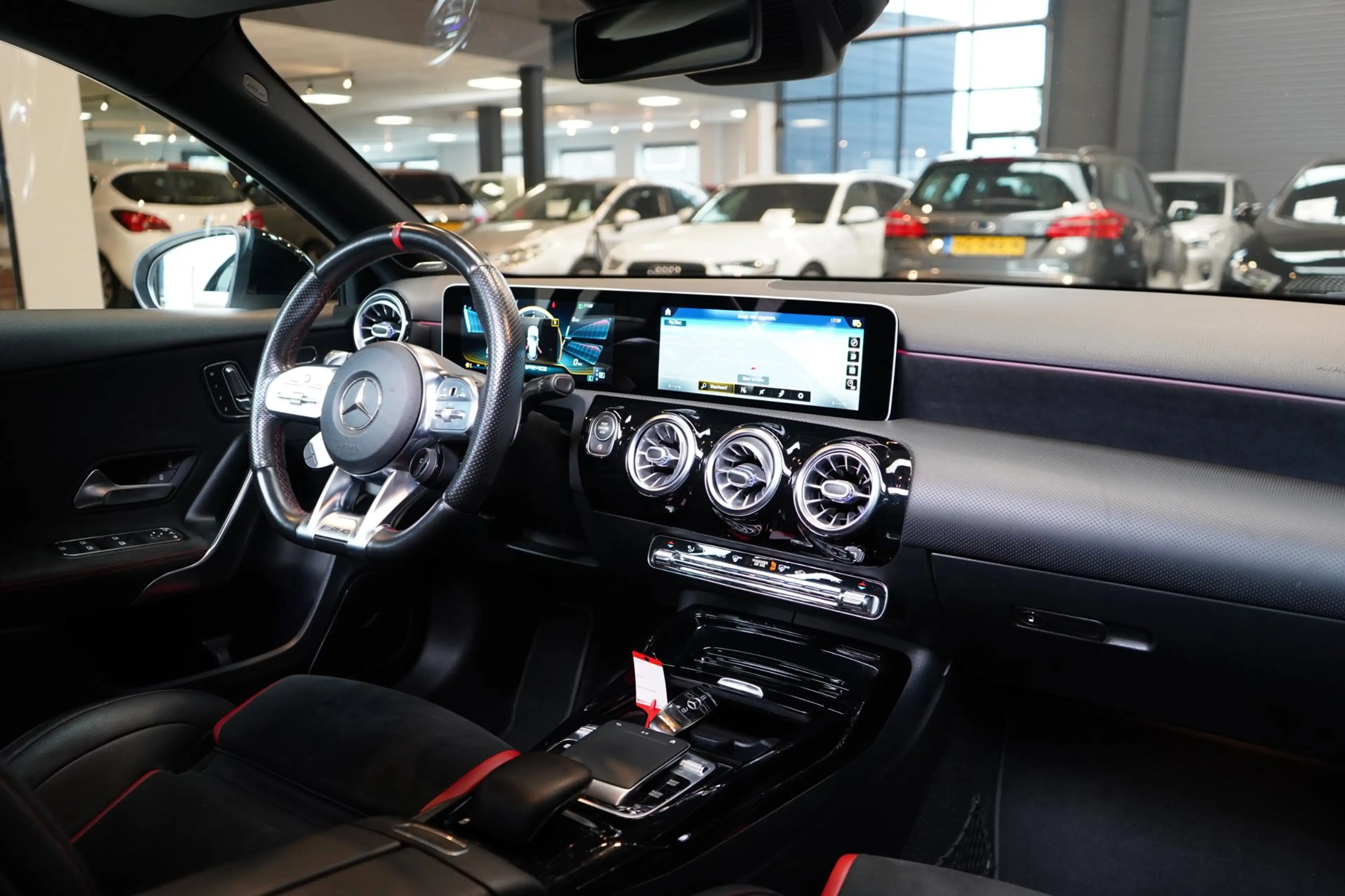 Mercedes-Benz A 35 AMG 4MATIC Edition 1 | AERO PAKKET | PANO | STOELVERW. — photo 24