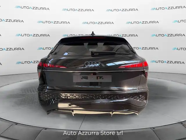 Audi Q3 view 4