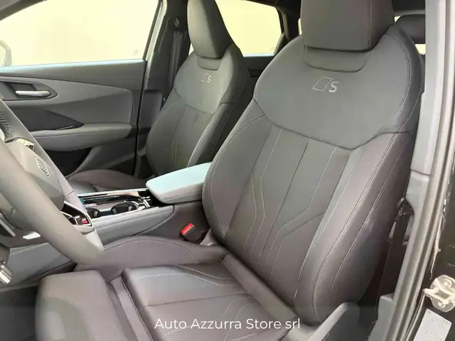Audi Q3 view 7