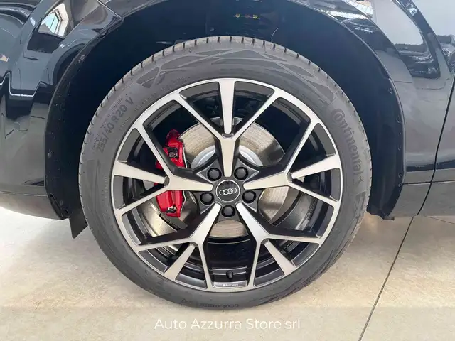 Audi Q3 view 5