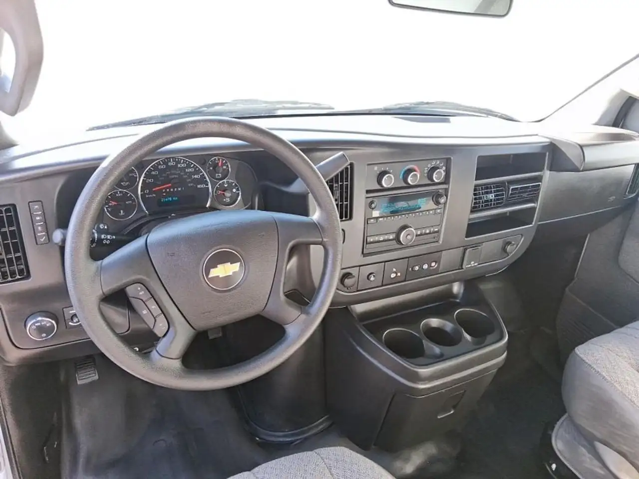 Chevrolet Express снимка Chevrolet Express