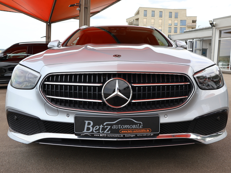 Mercedes-Benz E 400 d 4Matic Avantgarde Distr. Airmatic HUD — photo 3