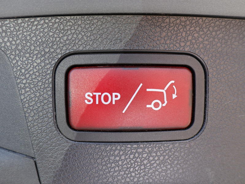 Mercedes-Benz E 400 d 4Matic Avantgarde Distr. Airmatic HUD — photo 12