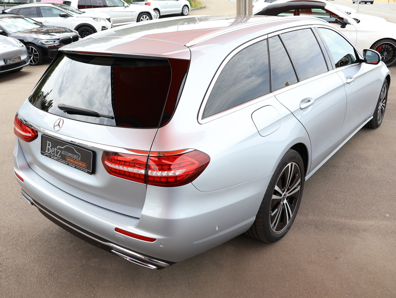 Mercedes-Benz E 400 d 4Matic Avantgarde Distr. Airmatic HUD — photo 9