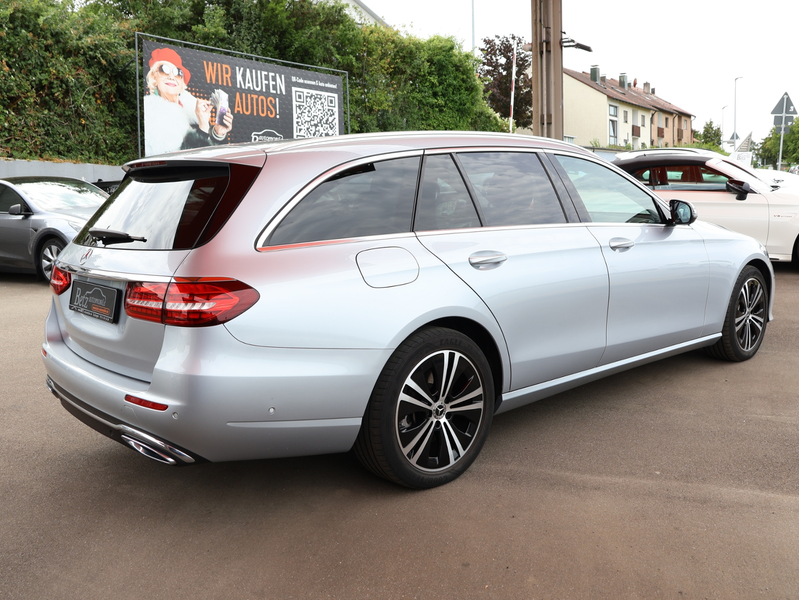 Mercedes-Benz E 400 d 4Matic Avantgarde Distr. Airmatic HUD — photo 8