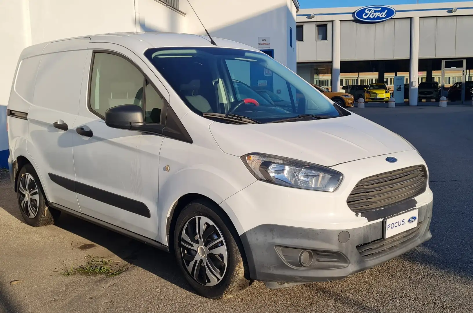 Ford Courier Van 1.5 Tdci 75cv E6 Biały - 1
