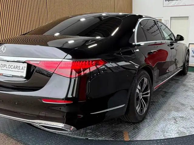Mercedes-Benz S-Class view 6