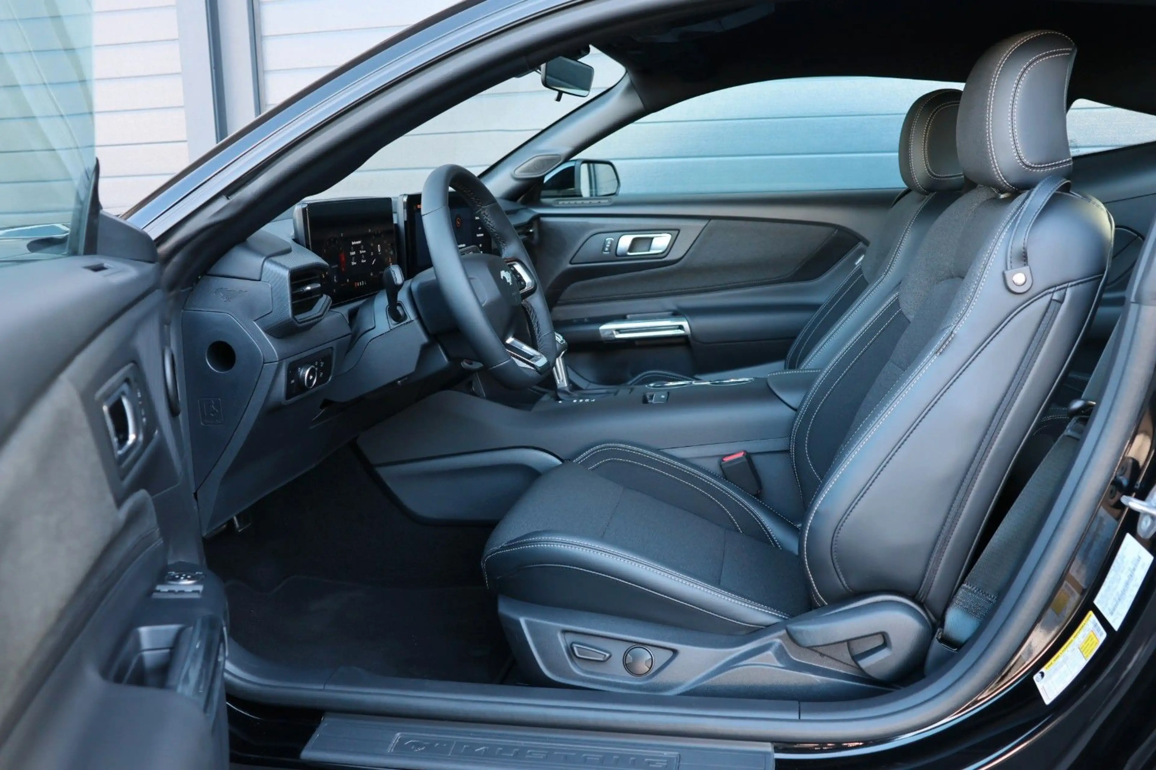 Ford Mustang 2.3/SHZ/CarPlay/KAMERA/TOTW/SPUR/R19 — photo 14