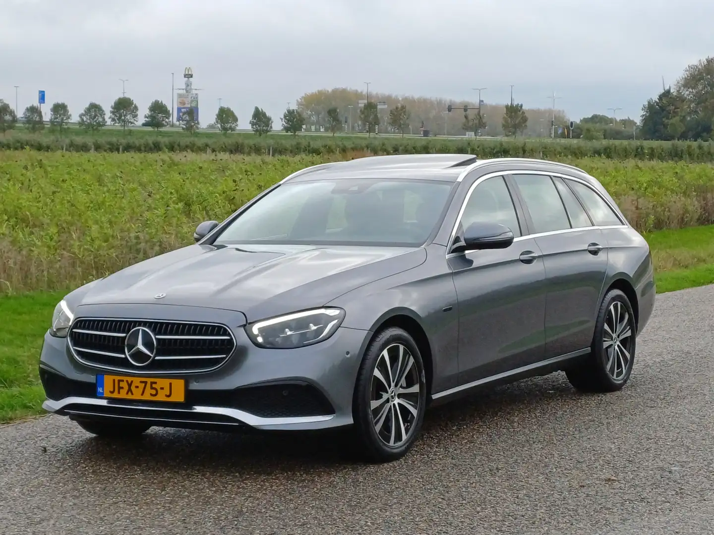 Mercedes-Benz E 300 Estate DE Business Solution Luxury /Lage KM!/Deale Gris - 1