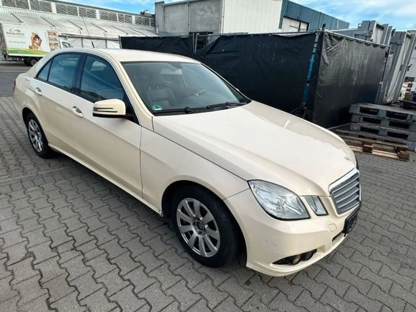 Mercedes-Benz E 200 E Limousine E 200 Export ohne Garantie Gelb - 1