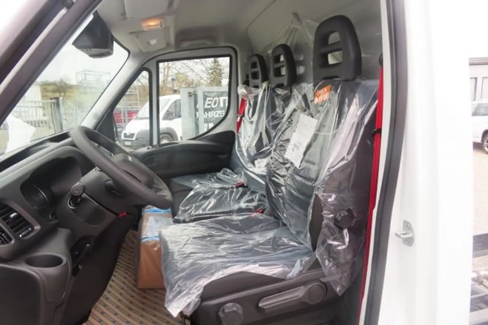 Iveco Daily 35C16 NUOVO Blanco - 2