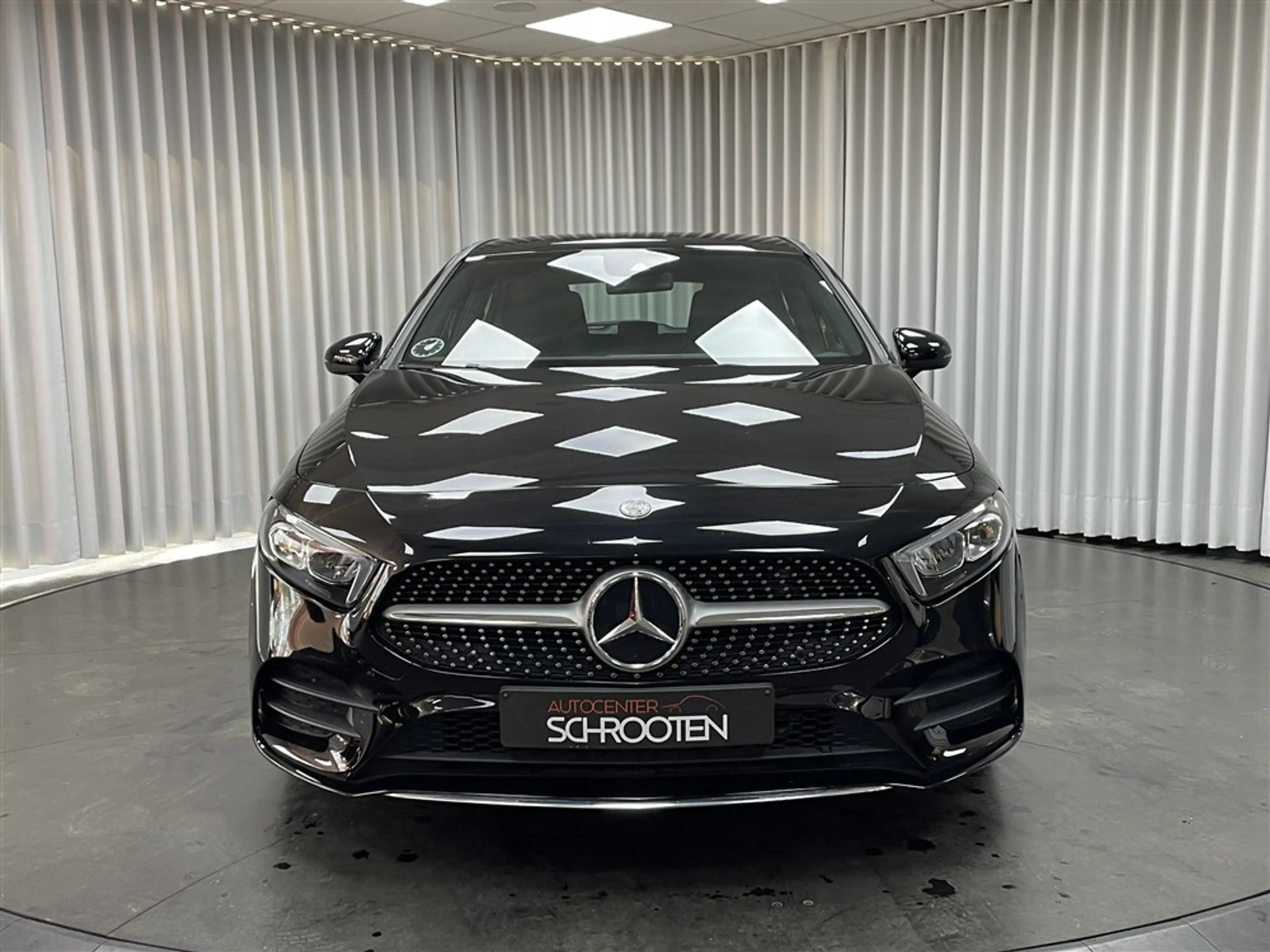 Mercedes-Benz A 200 AMG Line — photo 3