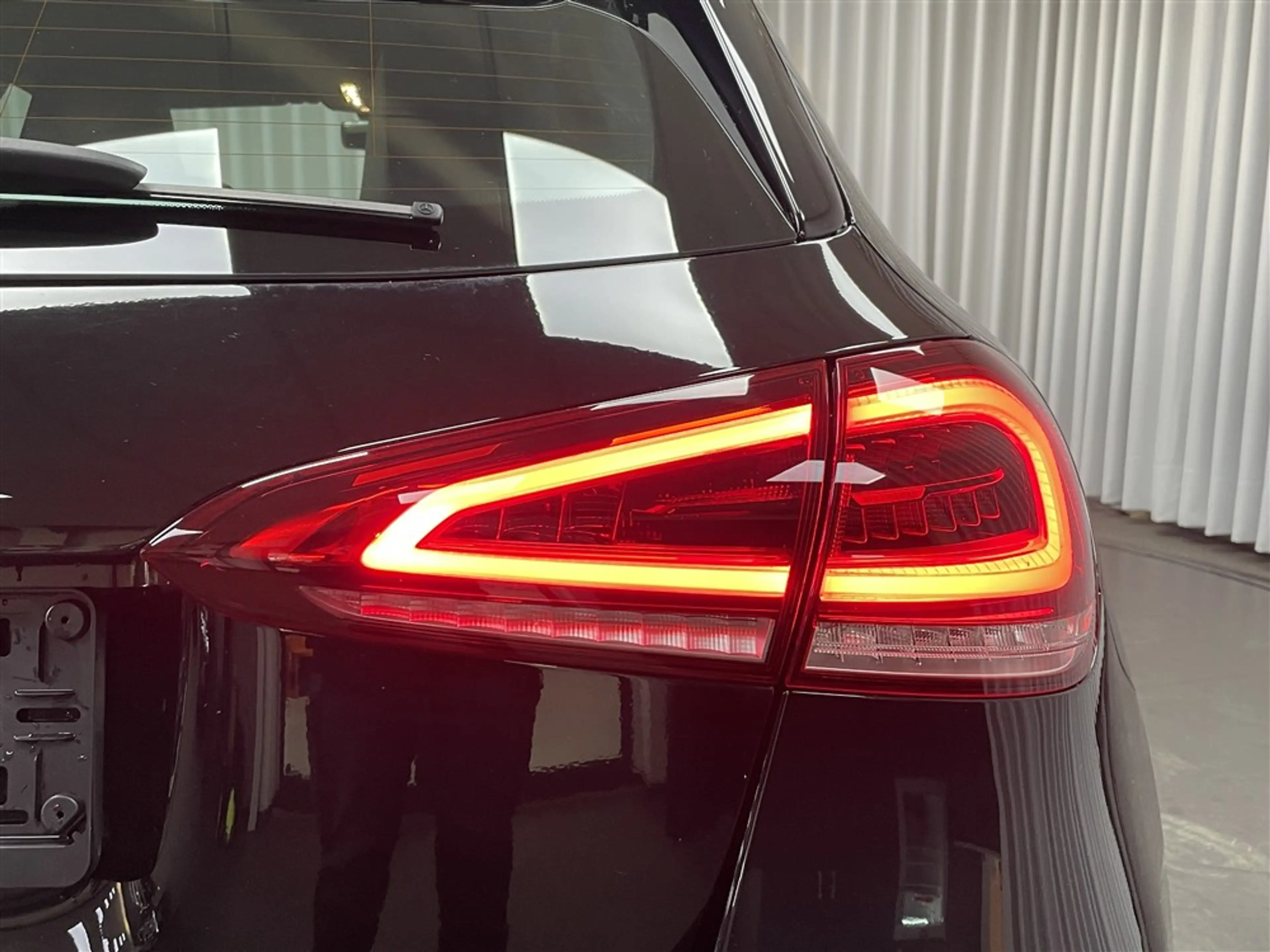 Mercedes-Benz A 200 AMG Line — photo 11