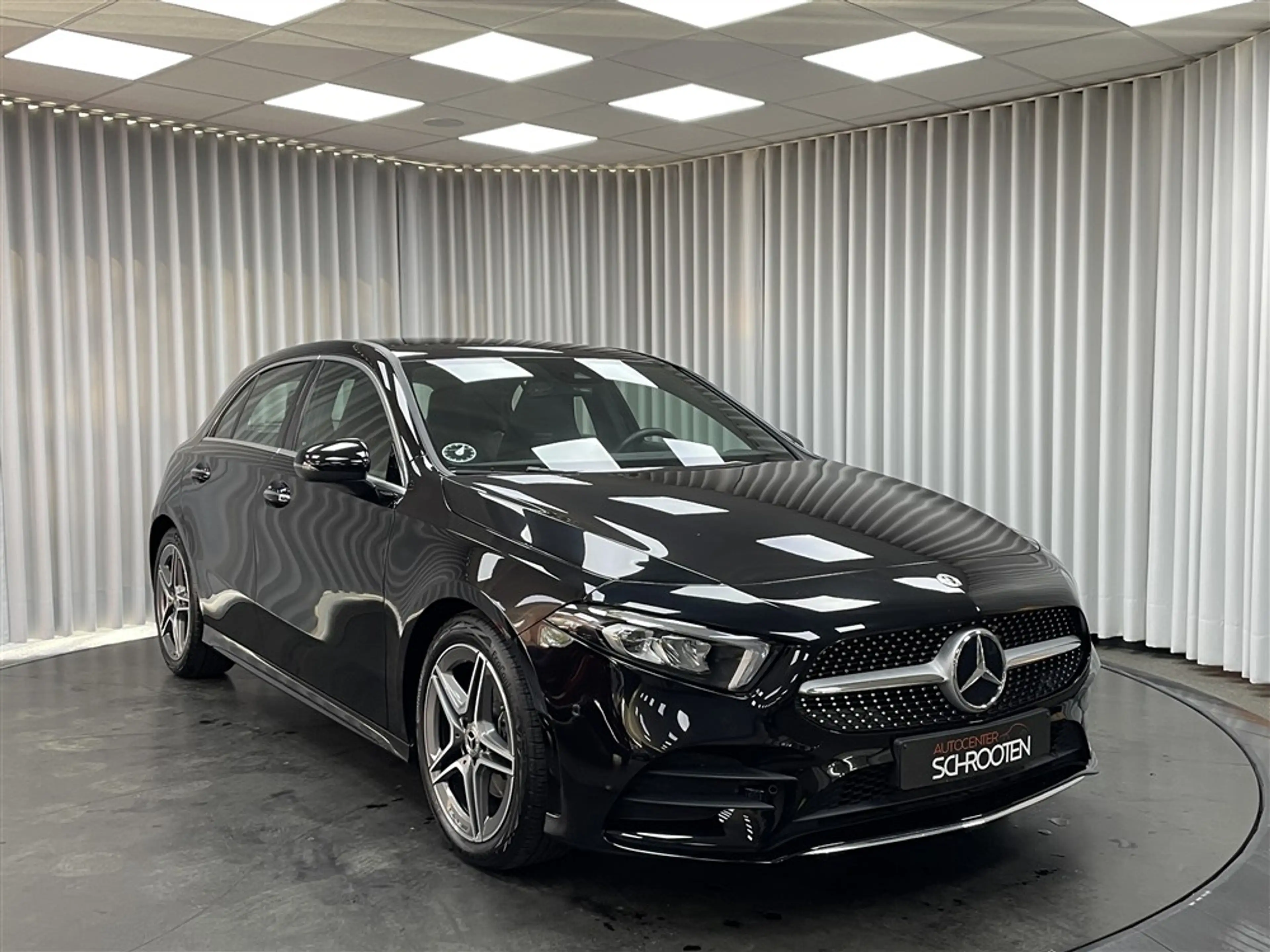 Mercedes-Benz A 200 AMG Line — photo 4