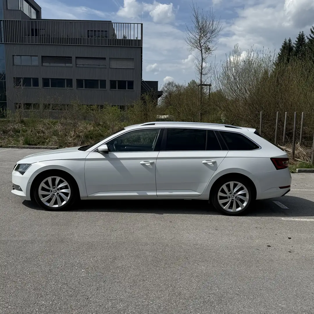 Skoda Superb Kombi 2,0 TDI SCR 4x4 Sportline - 2