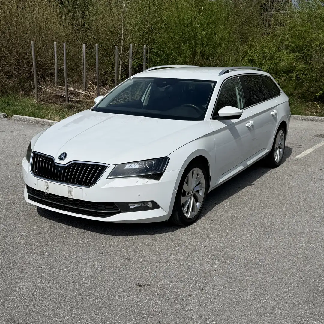 Skoda Superb Kombi 2,0 TDI SCR 4x4 Sportline - 1