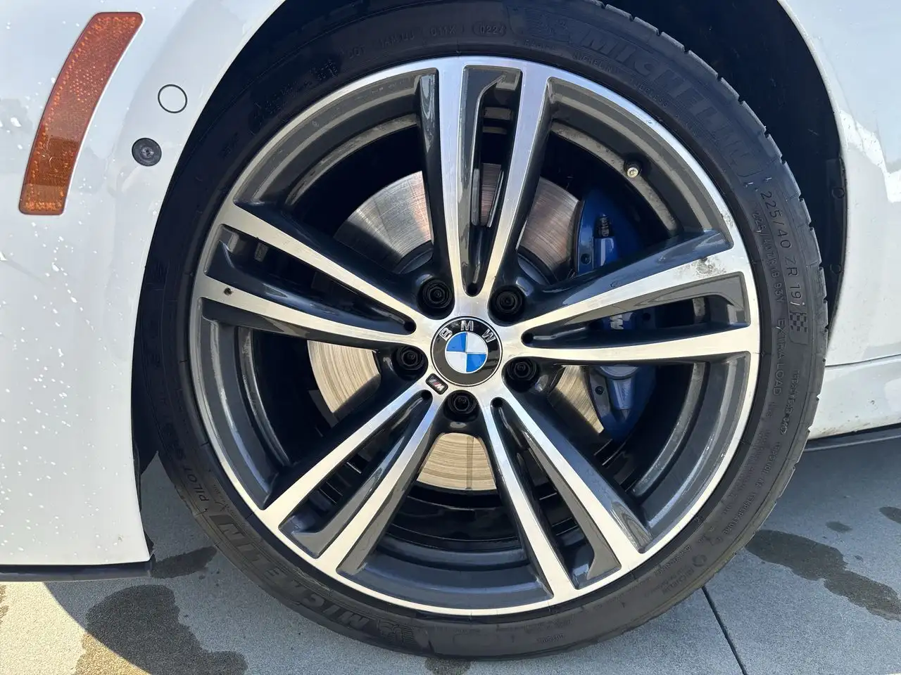BMW 3 Series photo BMW 3 Series