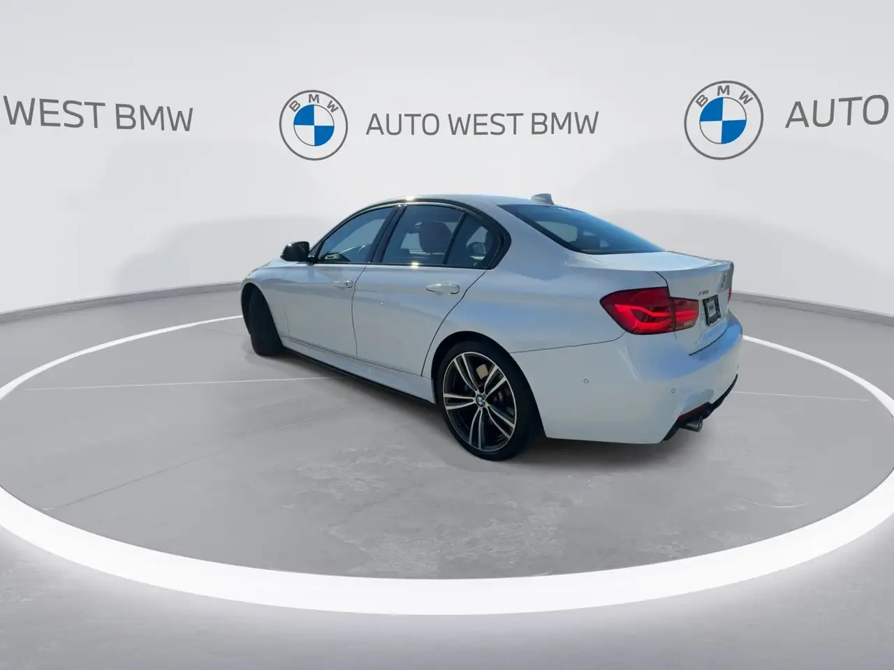 BMW 3 Series photo BMW 3 Series