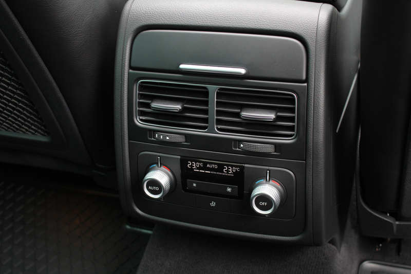 Volkswagen Touareg 3.0 TDI Highline / Panoramadak / Luchtvering — photo 29