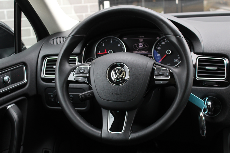 Volkswagen Touareg 3.0 TDI Highline / Panoramadak / Luchtvering — photo 13