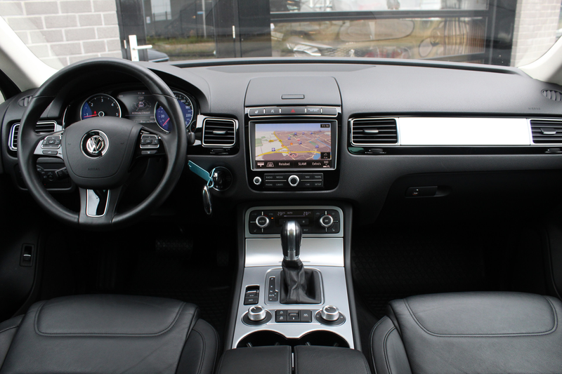 Volkswagen Touareg 3.0 TDI Highline / Panoramadak / Luchtvering — photo 2