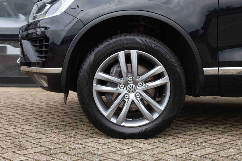 Volkswagen Touareg 3.0 TDI Highline / Panoramadak / Luchtvering — photo 28