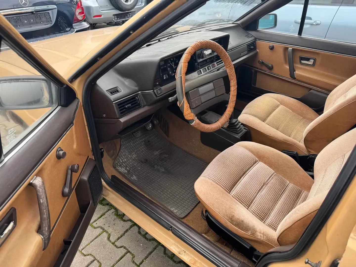 Volkswagen Santana cl 1.6 ,Gepflegt Gelb - 2