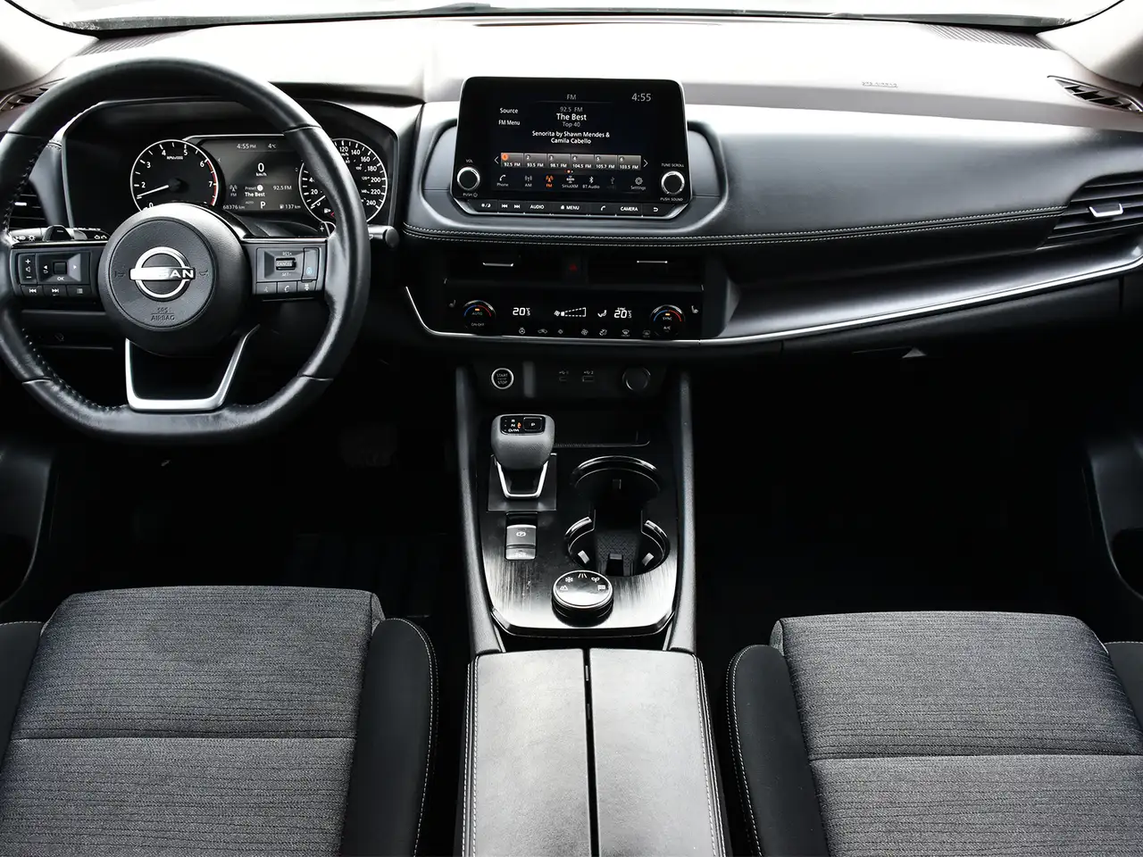 Nissan Rogue снимка Nissan Rogue