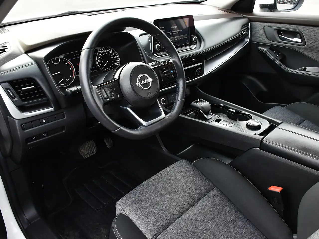 Nissan Rogue снимка Nissan Rogue