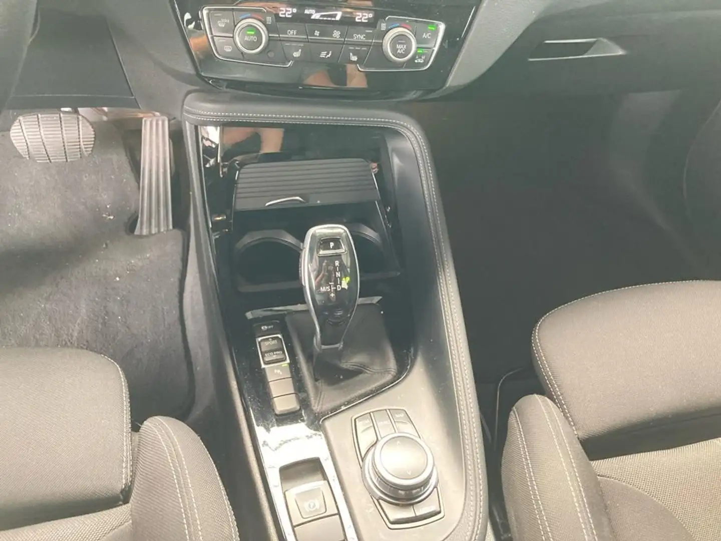 BMW X1 Sport Line Grau - 1