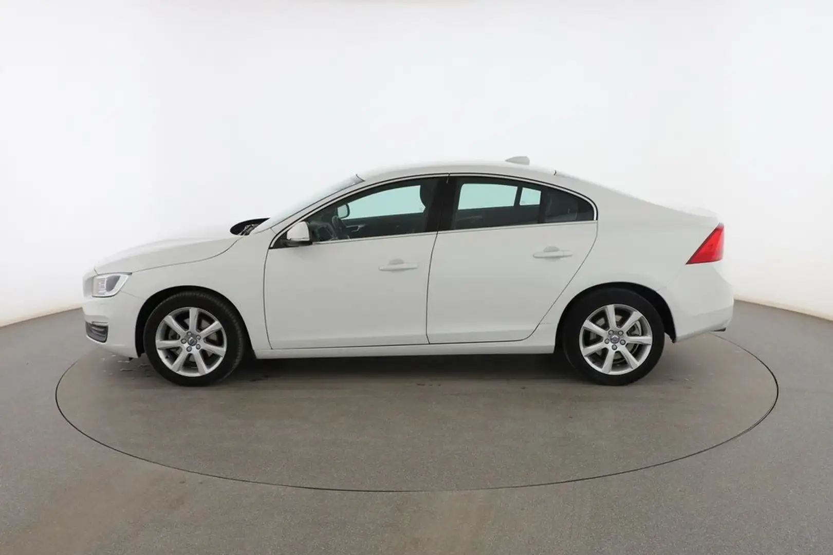 Volvo S60 2.0 D3 Momentum Blanco - 2