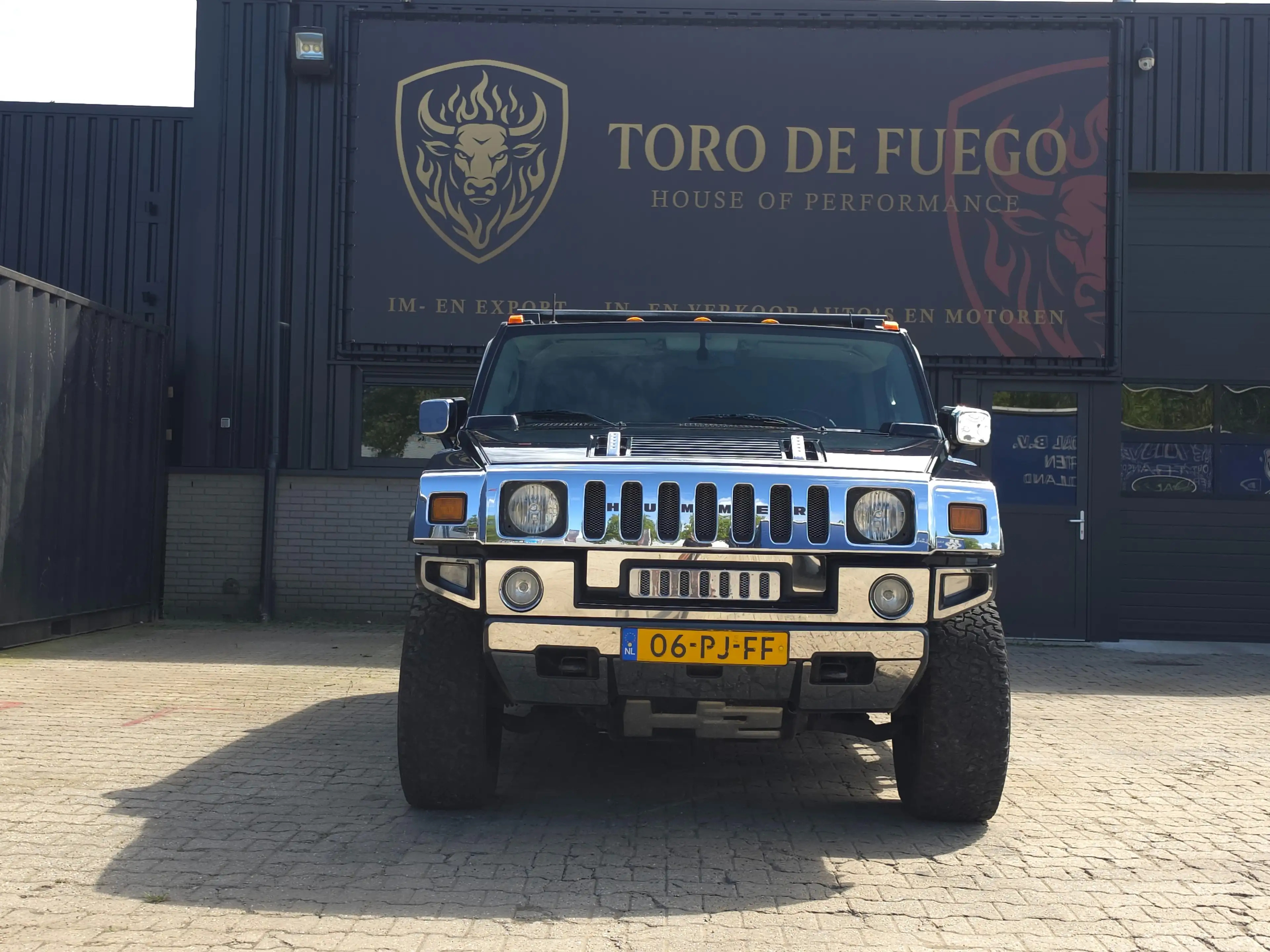 HUMMER H2 6.0 V8 — photo 2