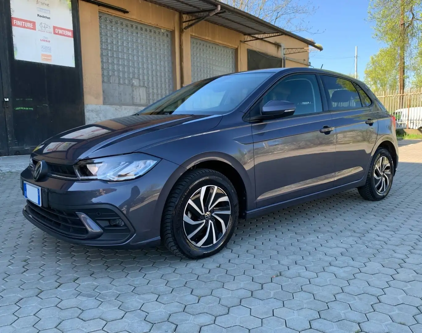 Volkswagen Polo 1.0 tsi Highline 95cv *AUTOMATICO-NEOPATENTATI* Gris - 1