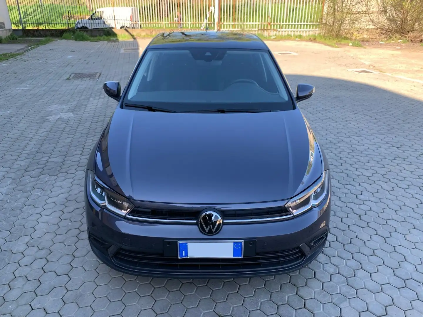 Volkswagen Polo 1.0 tsi Highline 95cv *AUTOMATICO-NEOPATENTATI* Gris - 2