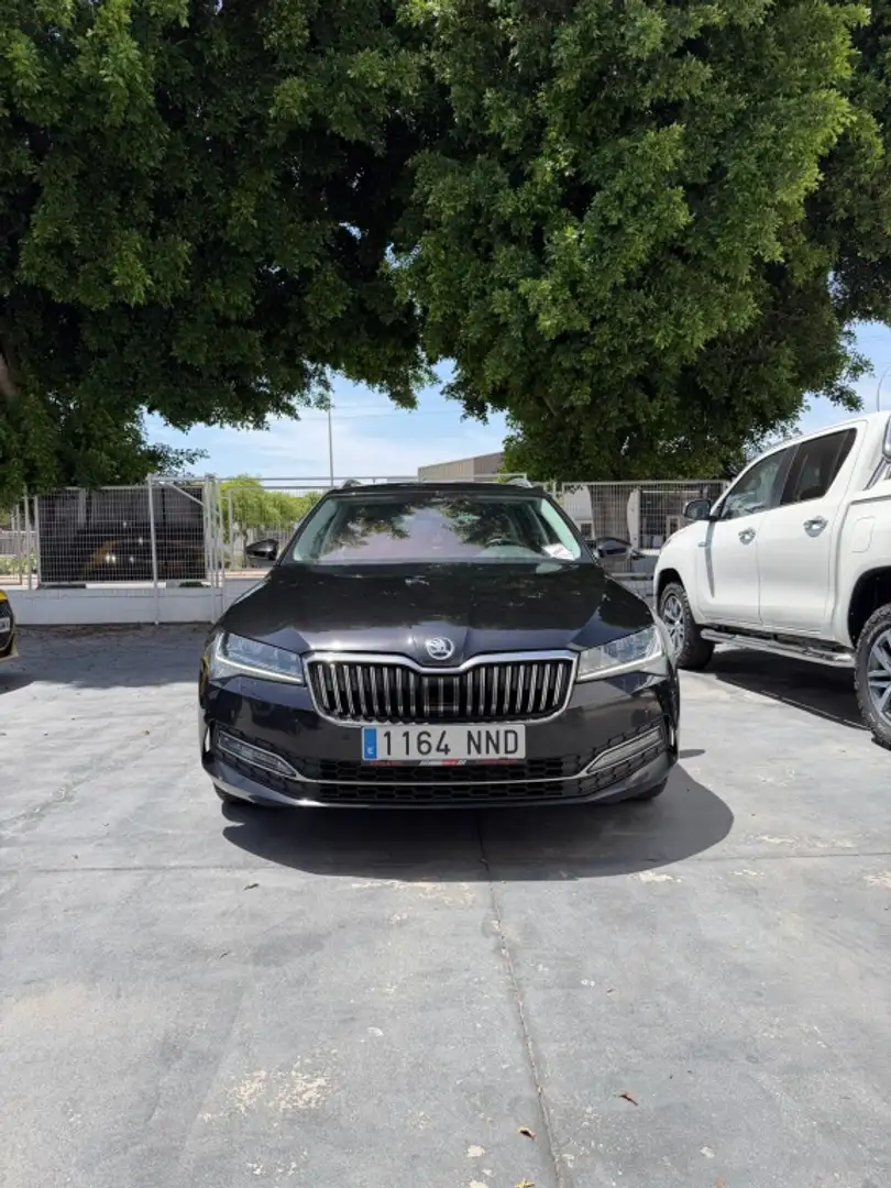 Skoda Superb Familiar Automático de 5 Puertas Negro - 2