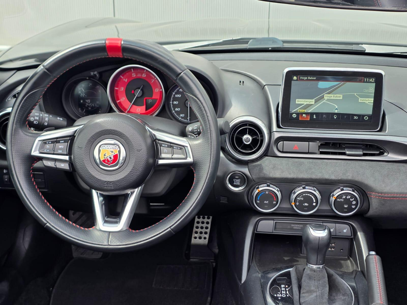 Abarth 124 Spider 1.4 MultiAir 170 pk Automaat | Navigatie | Stoelve — photo 11