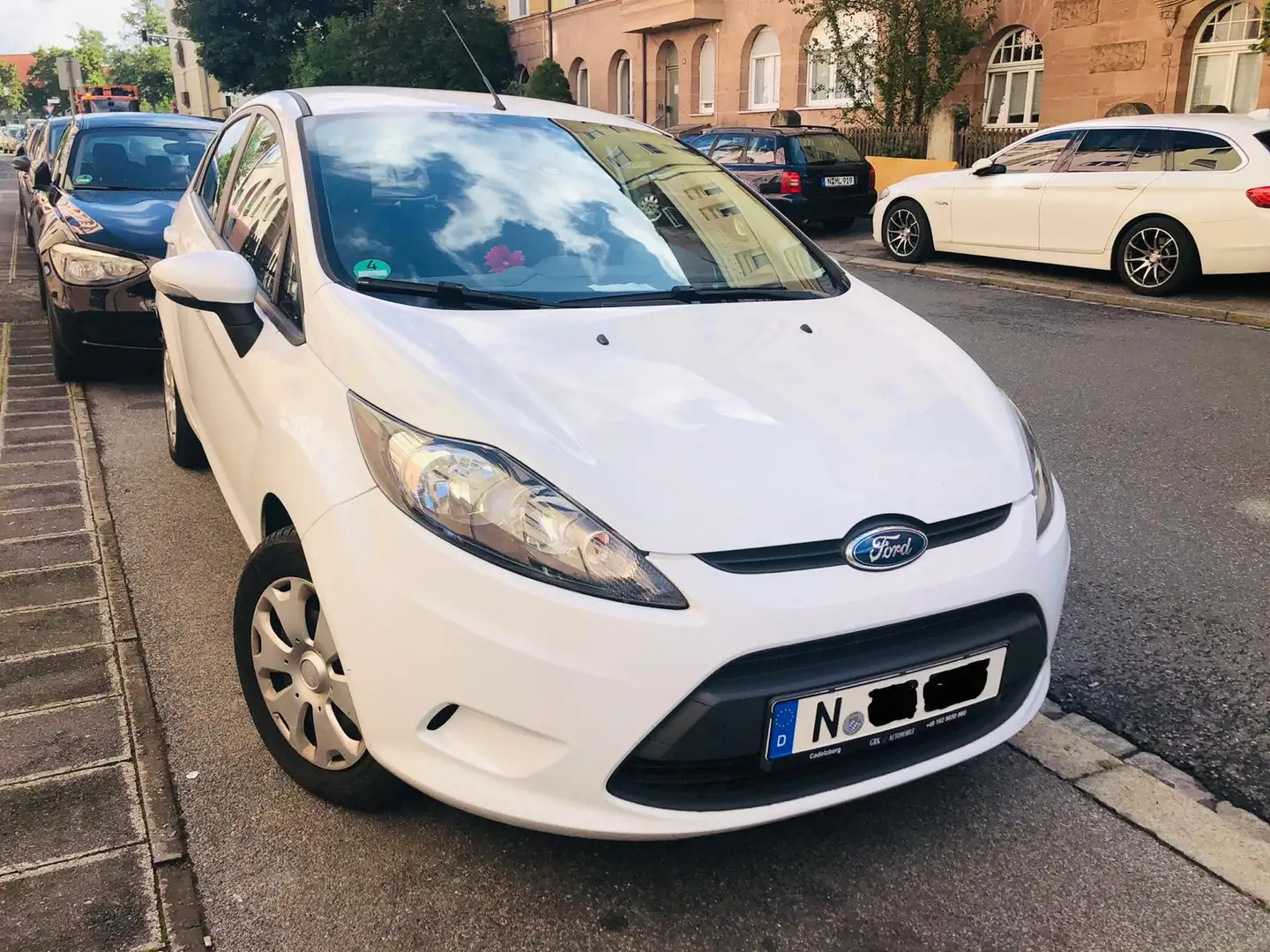 Ford Fiesta Scheckheft gepflegt, USB, Klima, TÜV 11/26 Weiß - 2