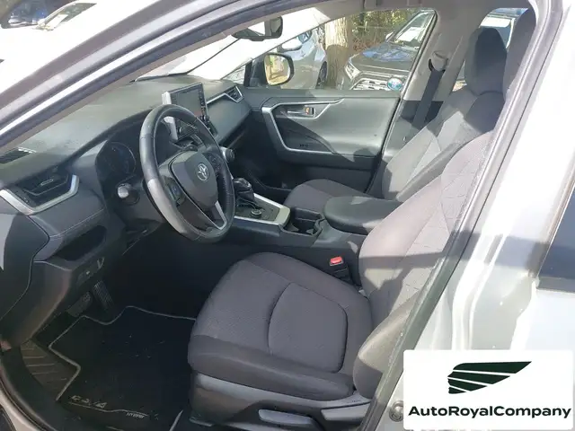 Toyota RAV4 view 9