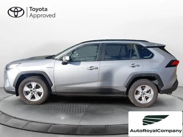Toyota RAV4 view 3